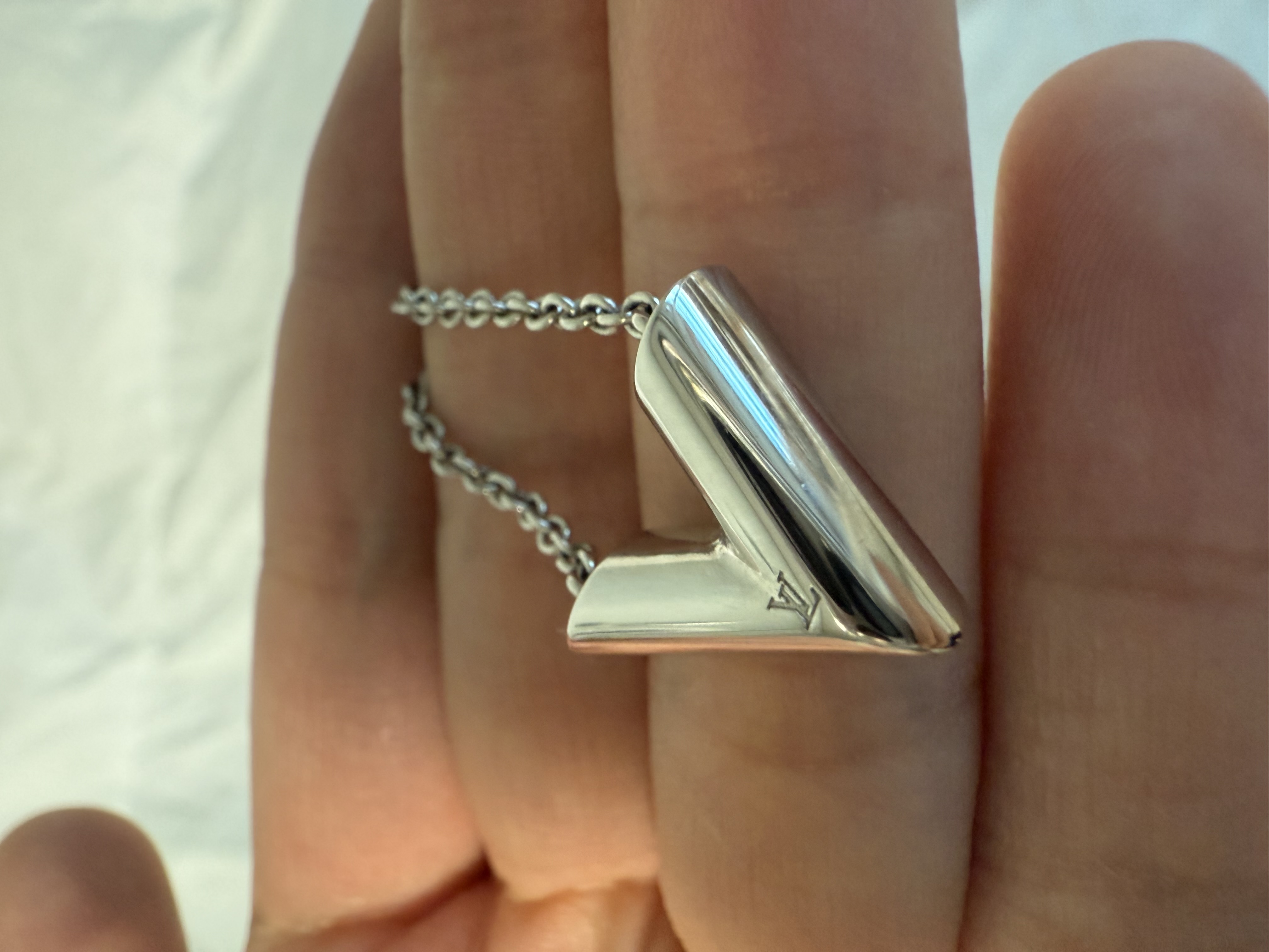 V루이비통목걸이